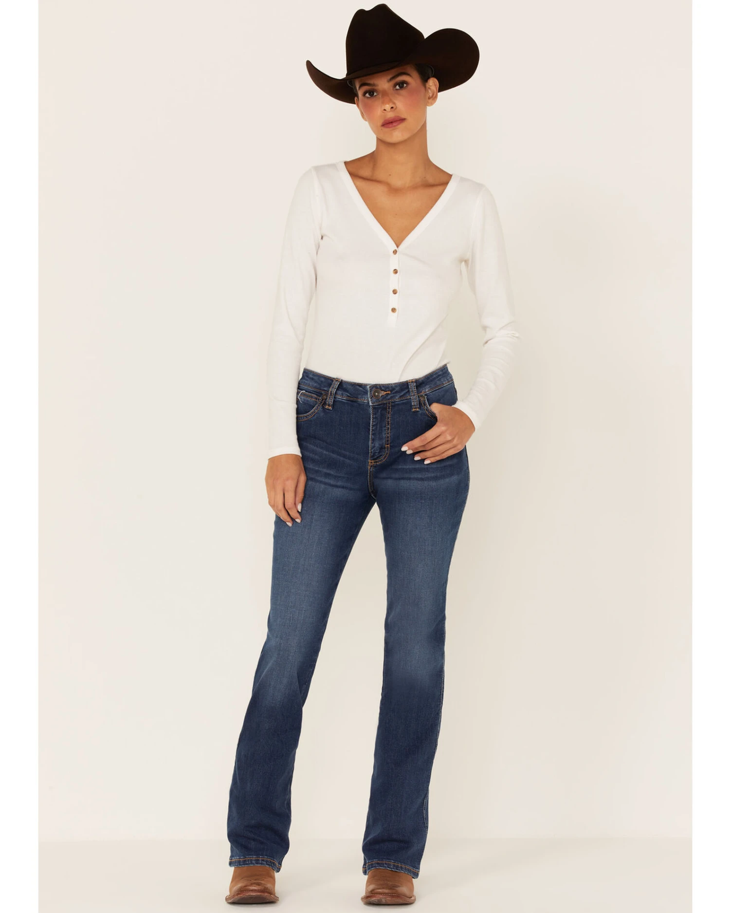 Wrangler Women's Aura Jennifer Dark Wash Bootcut Jeans - Image 2