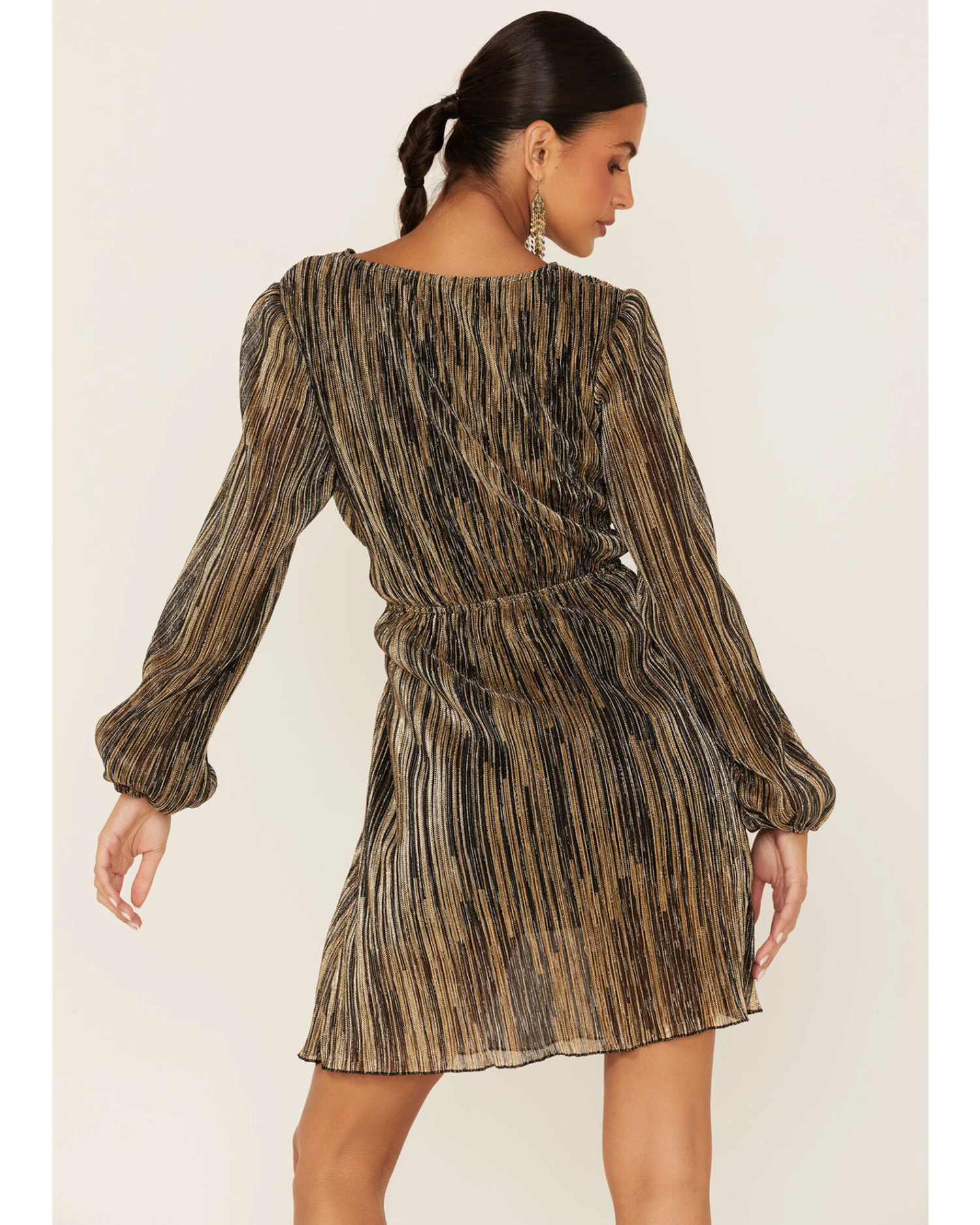 Molly Bracken Women's Pleated Metallic Wrap Dress - Image 4