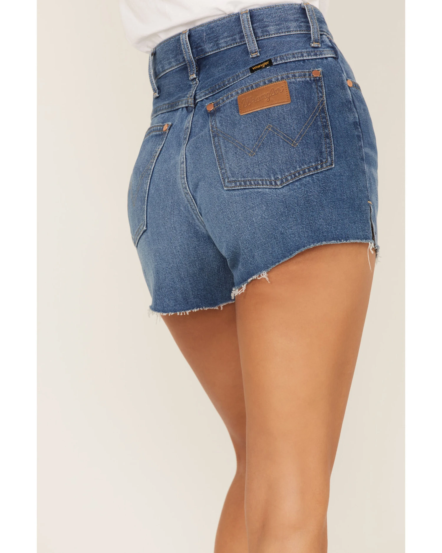 Wrangler Women's Medium Wash High Rise Festival Shorts - Image 4