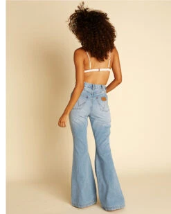 Billabong X Wrangler Women's High Rise Medium Wash Floral Patchwork Straight Crop Jeans