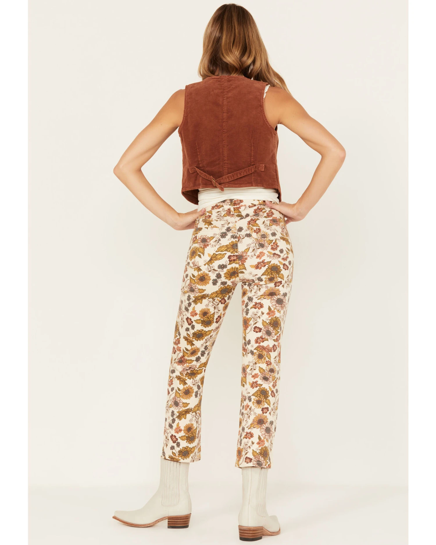 Cleo + Wolf Women's Country Garden Floral Print High Rise Bootcut Jeans - Image 4