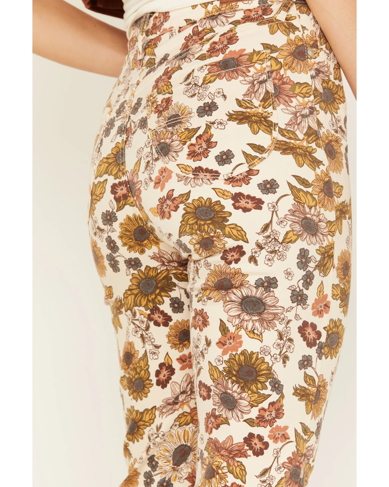 Cleo + Wolf Women's Country Garden Floral Print High Rise Bootcut Jeans - Image 2