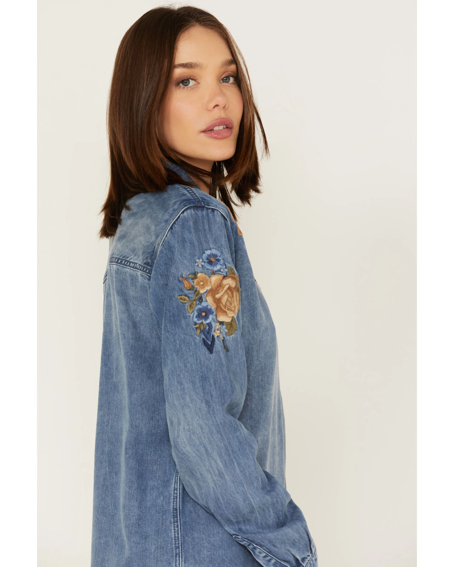 Stetson Women's Floral Embroidered Medium Wash Long Sleeve Button Down Shirt - Image 2