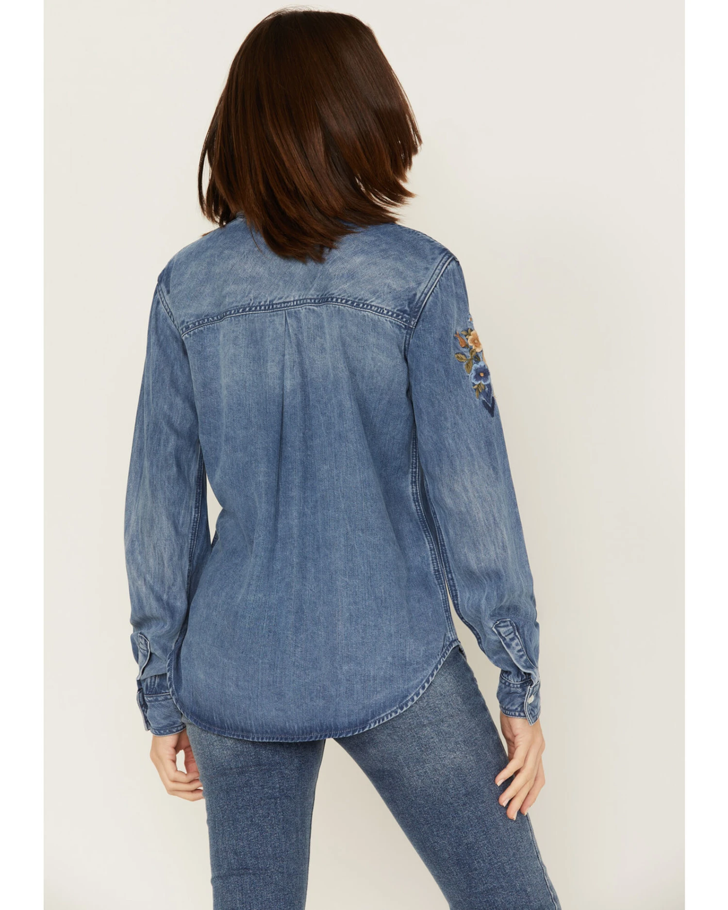 Stetson Women's Floral Embroidered Medium Wash Long Sleeve Button Down Shirt