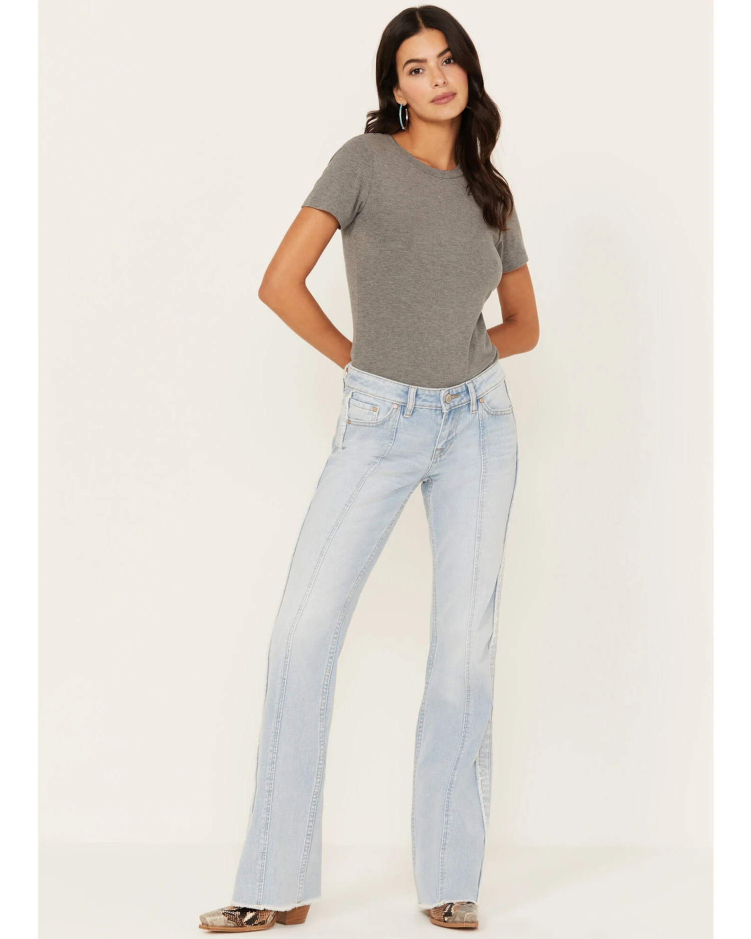 Shyanne Women's Light Wash Low Rise Seamed Bootcut Jeans - Image 3